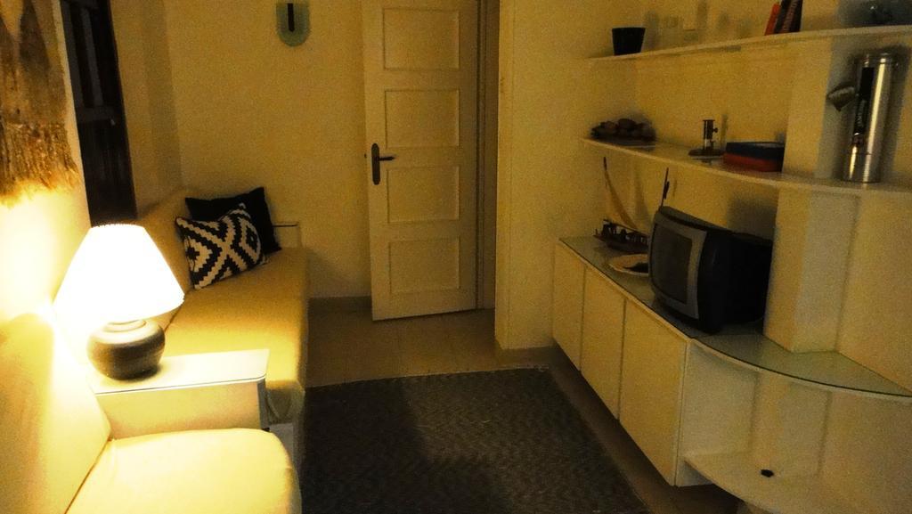 Casa Amarela Guesthouse Lagos Room photo