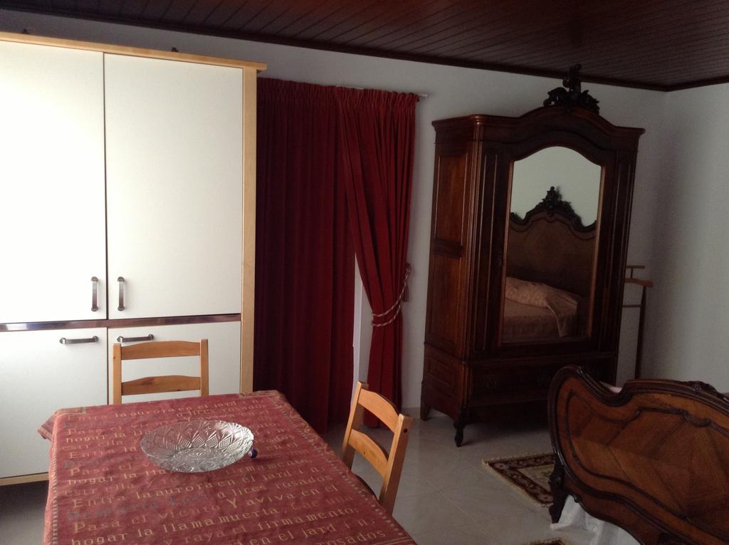 Casa Amarela Guesthouse Lagos Room photo