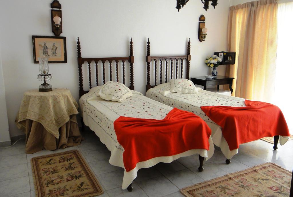 Casa Amarela Guesthouse Lagos Exterior photo