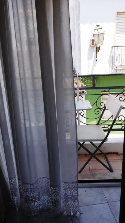 Casa Amarela Guesthouse Lagos Room photo