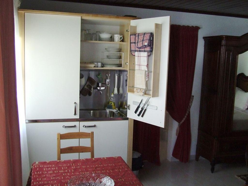 Casa Amarela Guesthouse Lagos Room photo
